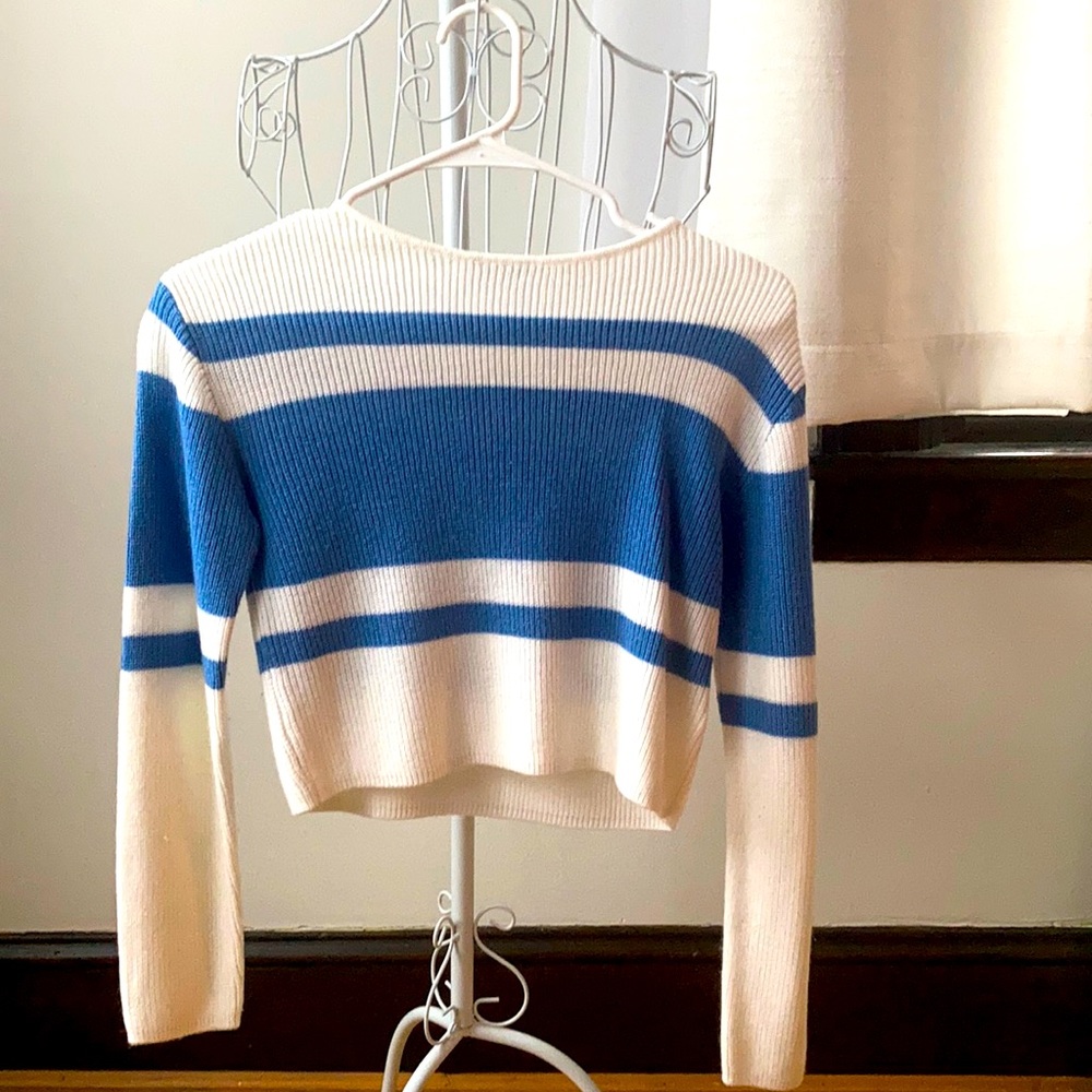 H&M Blue and White Cropped Sweater